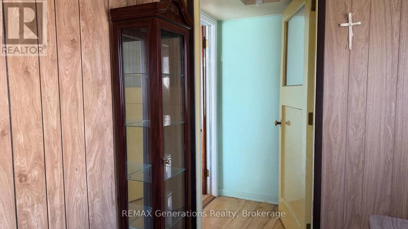 3 Poplar Crescent — photo 23 of 33