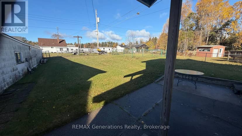 3 Poplar Crescent — photo 25 of 33