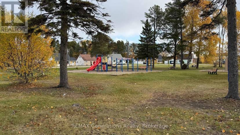 3 Poplar Crescent — photo 26 of 33