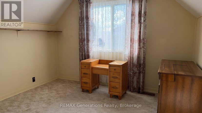 3 Poplar Crescent — photo 9 of 33