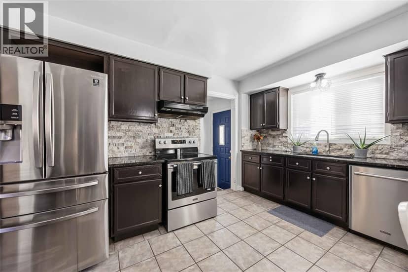 315 Brentwood CRESCENT — photo 13 of 35