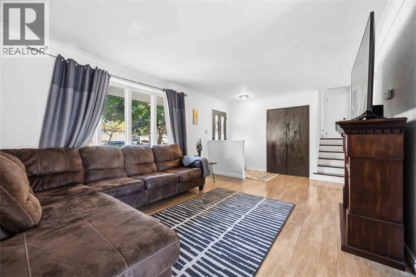 315 Brentwood CRESCENT, St. Clair, photo 8