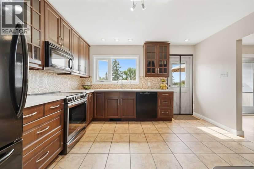 9 Foxwell Road SE — photo 17 of 40