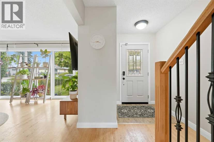 9 Foxwell Road SE, Calgary, photo 5