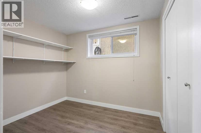2224 34 Street SW — photo 27 of 32