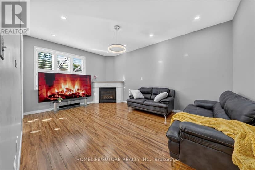 24 Medley Crescent — photo 18 of 40