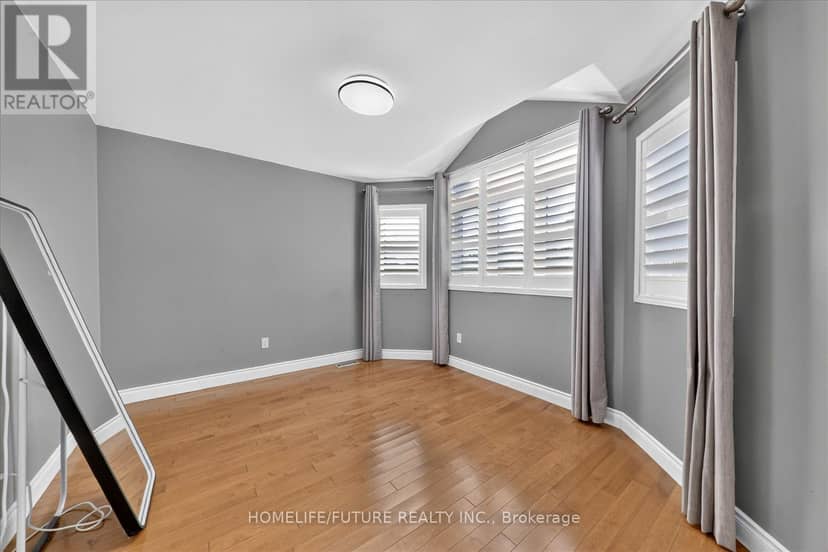24 Medley Crescent — photo 27 of 40