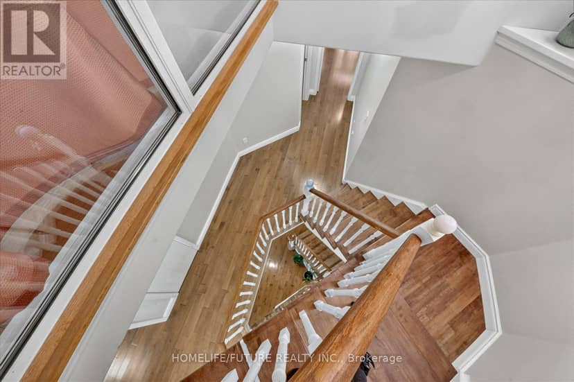 24 Medley Crescent — photo 40 of 40