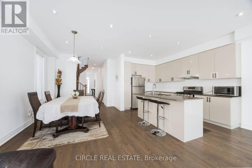 13 Lady Evelyn Crescent — photo 10 of 40
