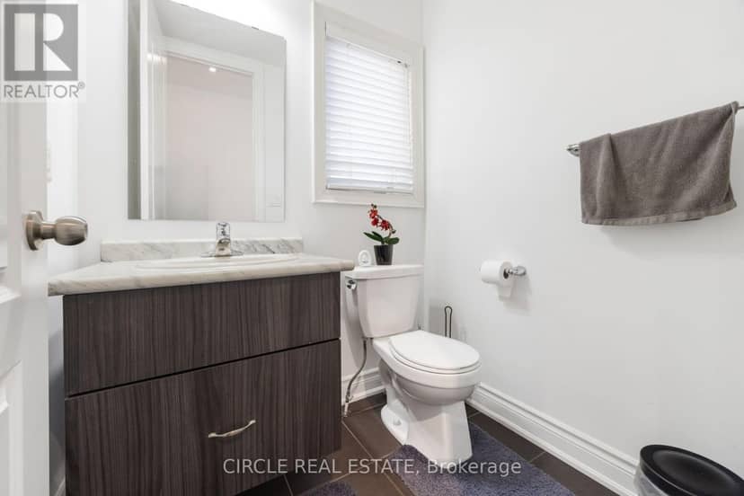 13 Lady Evelyn Crescent — photo 14 of 40