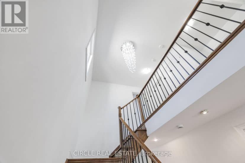 13 Lady Evelyn Crescent — photo 15 of 40