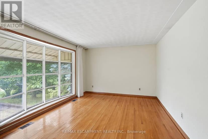44 McDonald Court, Hamilton, photo 5