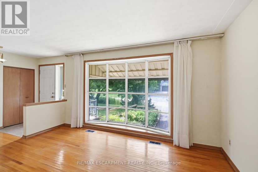 44 McDonald Court, Hamilton, photo 6