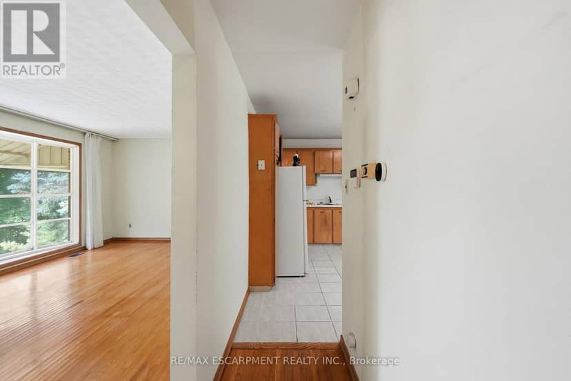 44 McDonald Court, Hamilton, photo 8