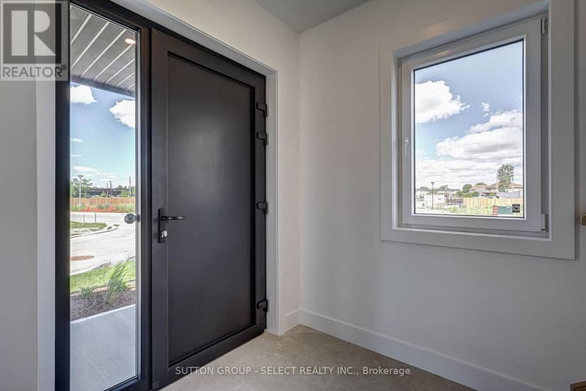 6 - 3090 Petty Road, London South, photo 4