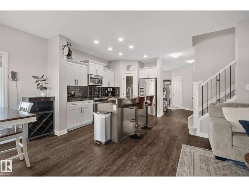 25 McLean Co, Leduc, photo 7