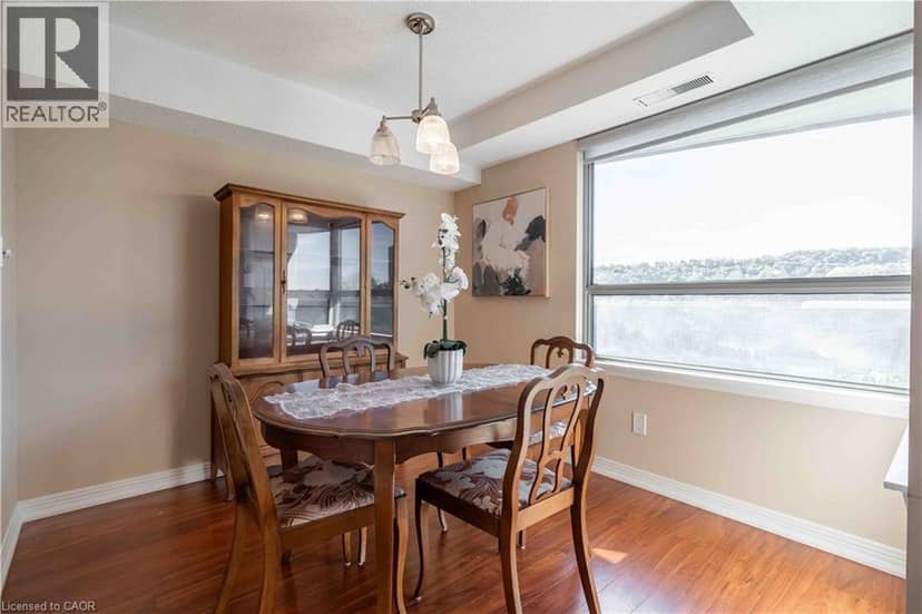 6 VILLAGE GREEN Boulevard Unit# 606 — photo 13 of 40