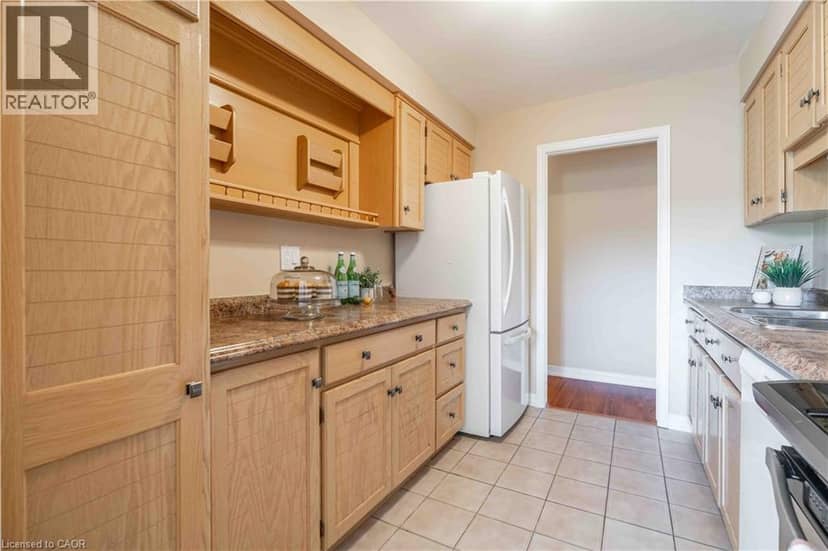 6 VILLAGE GREEN Boulevard Unit# 606 — photo 10 of 40