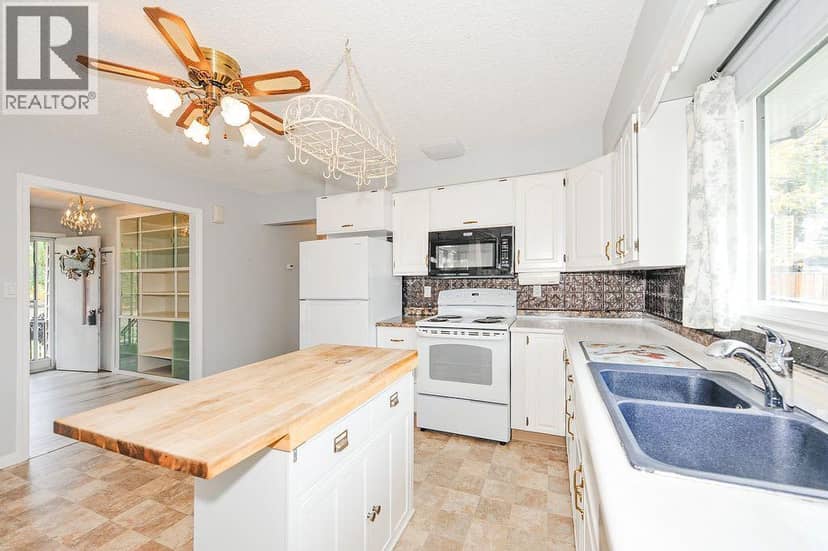 5117 49 Street — photo 12 of 40