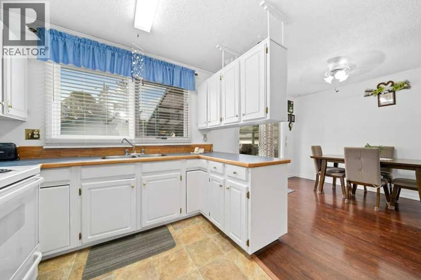 19 Greenbrook Way E, Brooks, photo 8