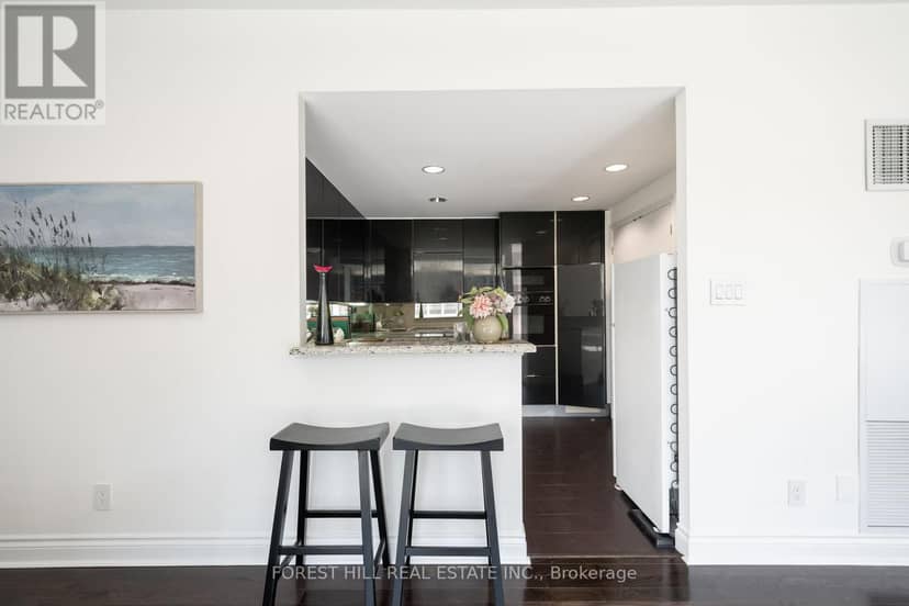 215 - 77 Avenue Road — photo 11 of 35