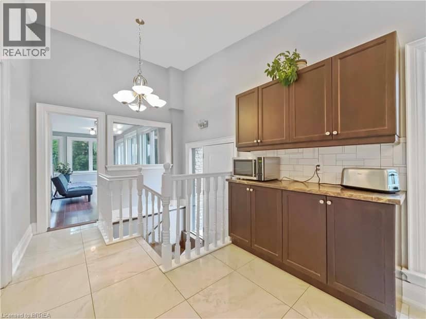 138 COCKSHUTT Road — photo 9 of 40