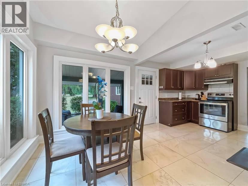 138 COCKSHUTT Road — photo 7 of 40