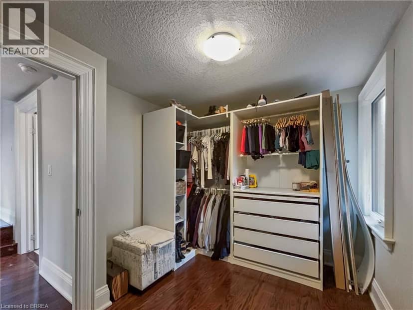 138 COCKSHUTT Road — photo 19 of 40