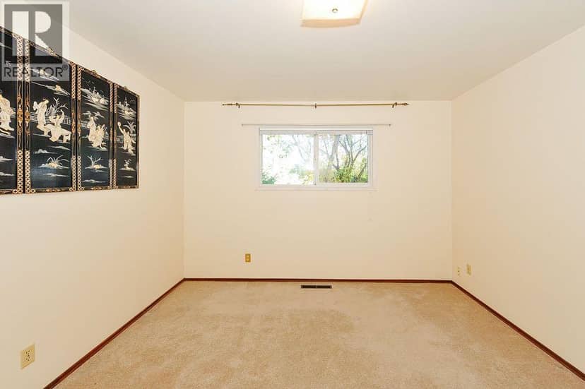 5907 43 Avenue — photo 17 of 40