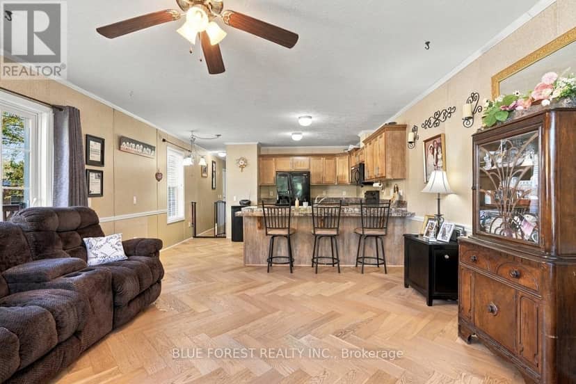 41 - 3100 Dorchester Road — photo 10 of 37
