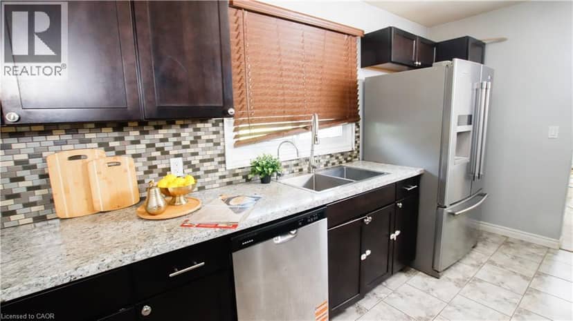 18 CLEARVIEW Drive — photo 10 of 40