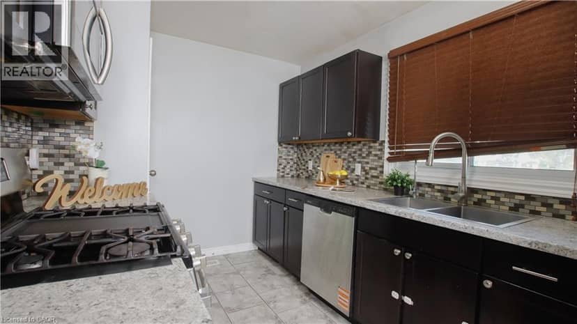 18 CLEARVIEW Drive — photo 9 of 40