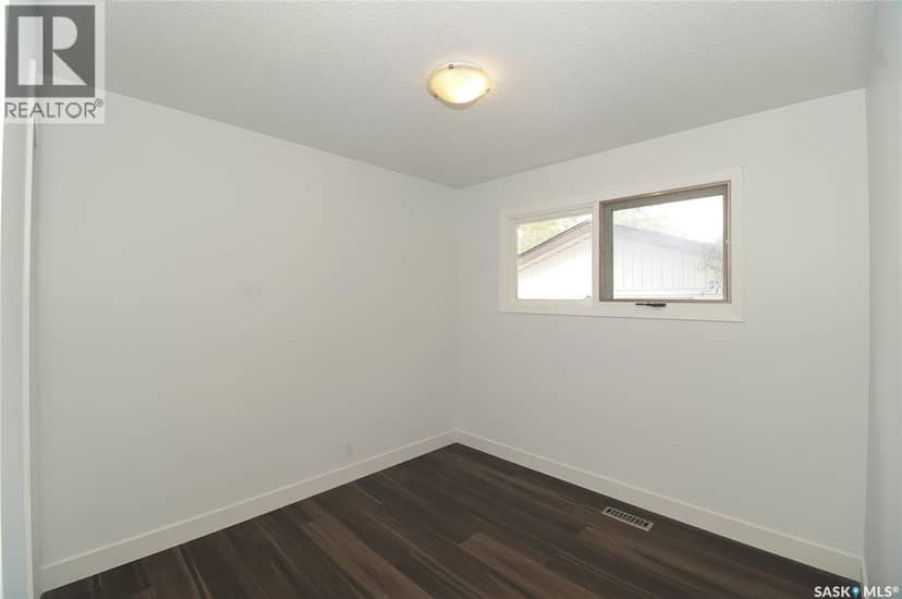61 Bannister AVENUE — photo 18 of 36