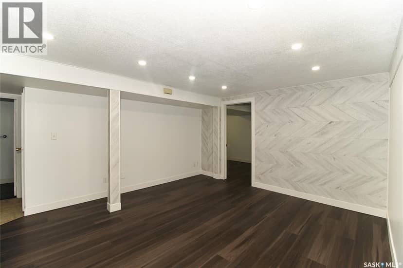 61 Bannister AVENUE — photo 22 of 36