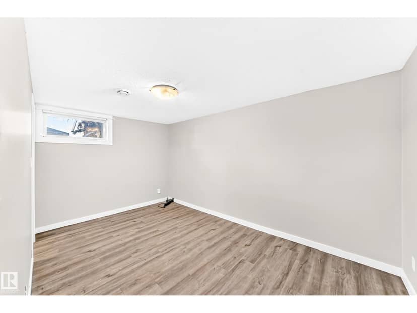 12217 88 ST NW — photo 31 of 40