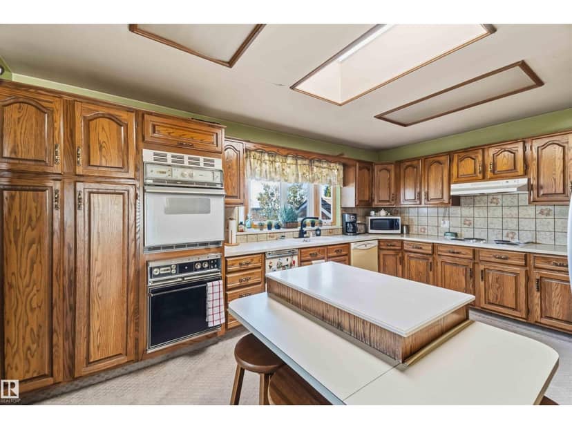 10928 41A AV NW — photo 19 of 40