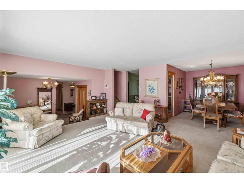 10928 41A AV NW — photo 11 of 40