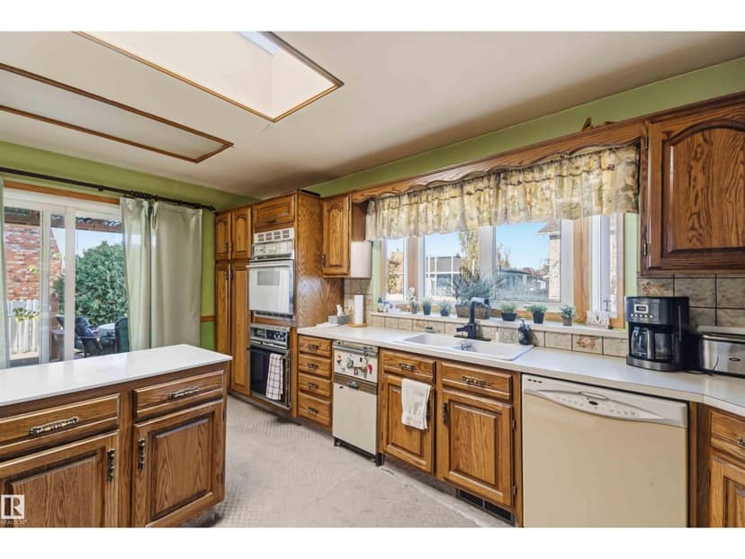 10928 41A AV NW — photo 21 of 40