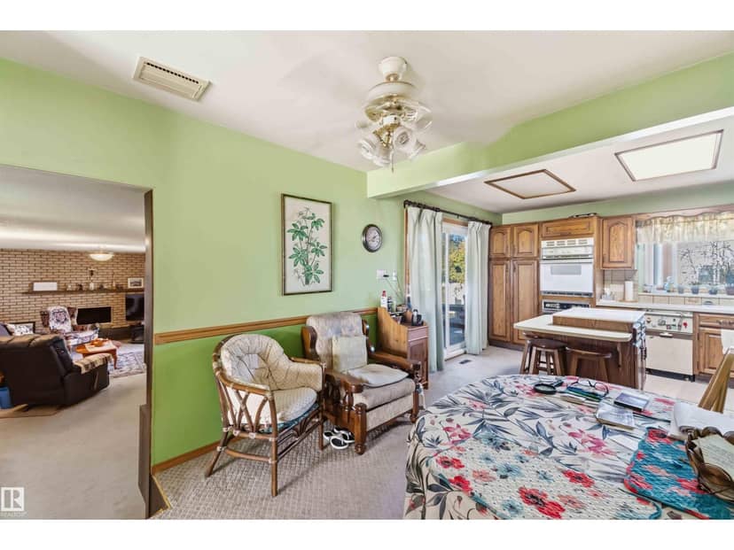 10928 41A AV NW — photo 16 of 40