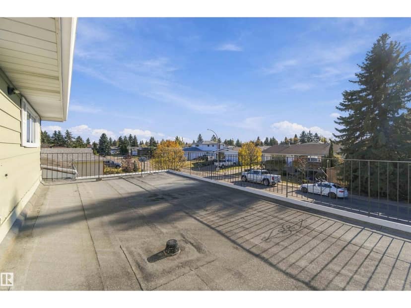 10928 41A AV NW — photo 34 of 40