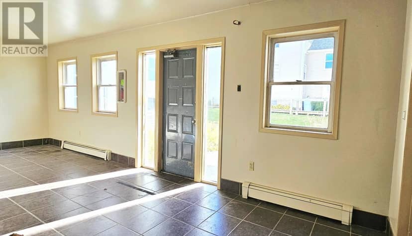 96 Upper Prince Street — photo 15 of 27