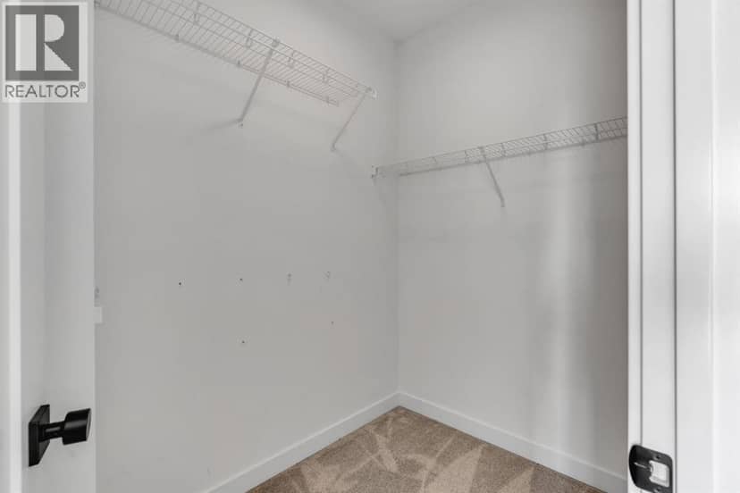 2106 49 Avenue SW — photo 26 of 40