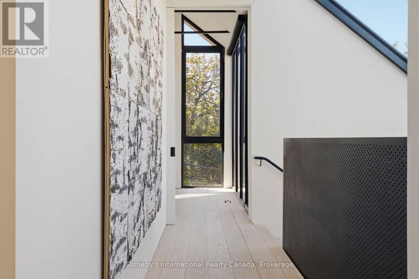32 Ahrens Street W — photo 25 of 40