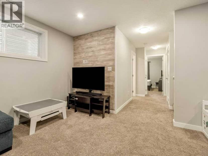 531 Moonlight Lane W — photo 36 of 40