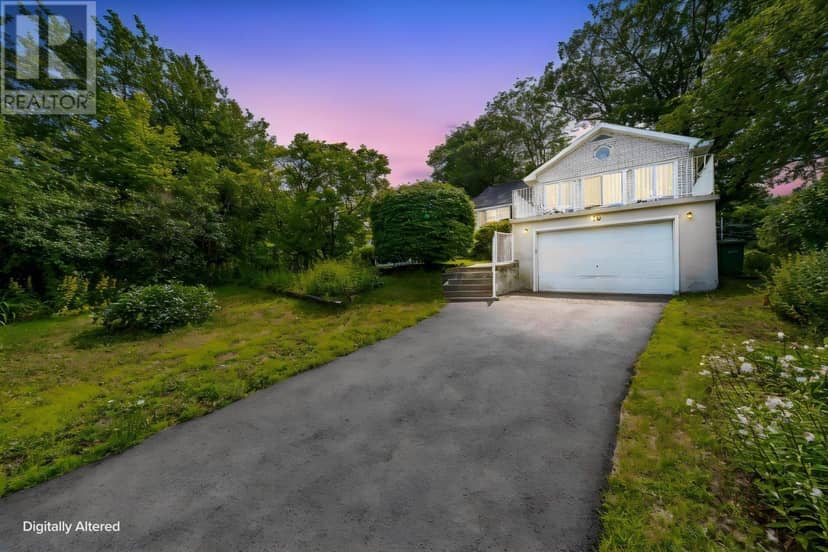 15 Oakdale Crescent — photo 1 of 40