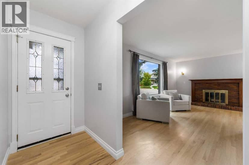 479 Bracewood Crescent SW — photo 10 of 40