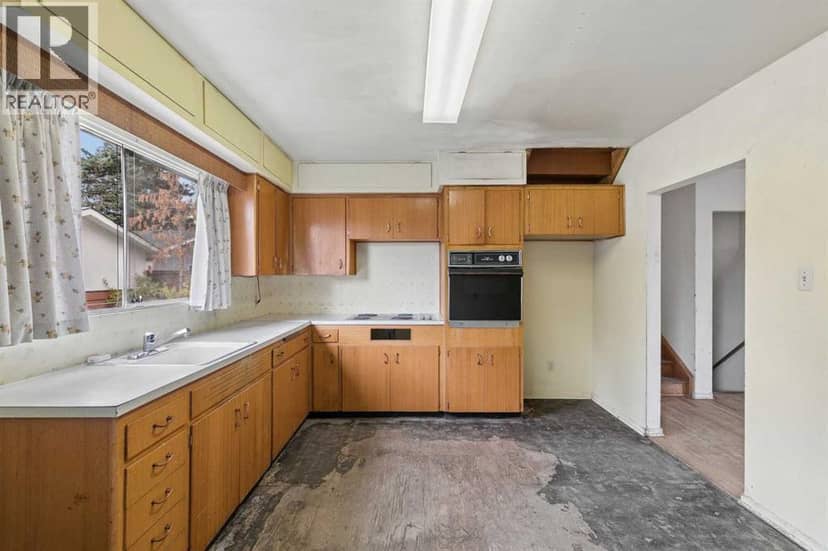 41 Fraser Road SE — photo 9 of 33