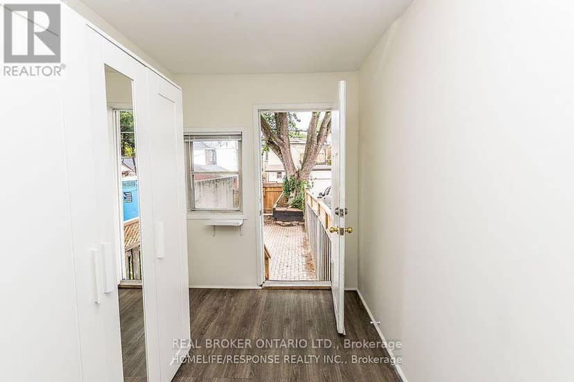 20 Golden Avenue W — photo 15 of 19