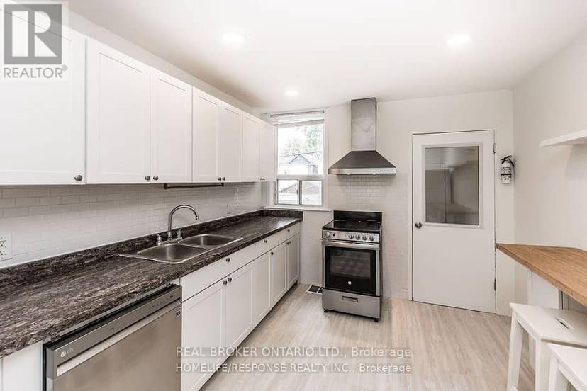 20 Golden Avenue W, Toronto, photo 7