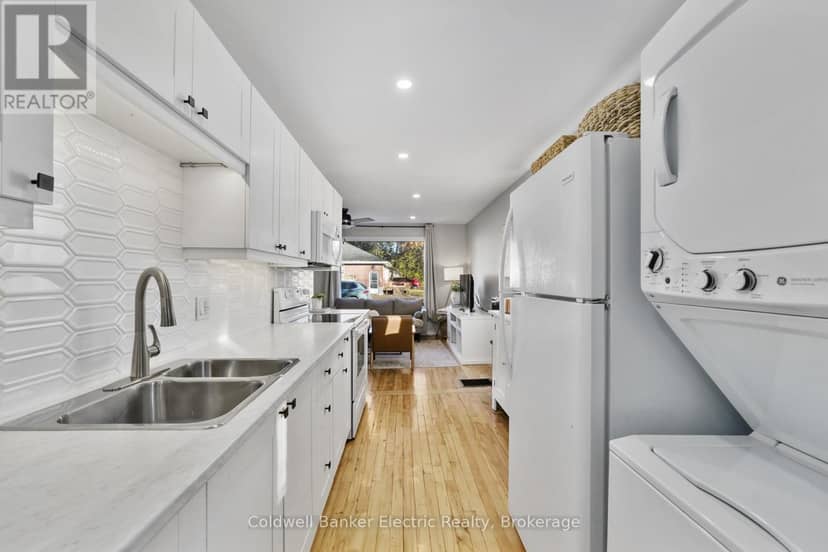 231 Woodbine Avenue — photo 12 of 24